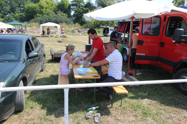 Fotogaléria Súťaž vo varení gulášu - 25.august 2012 (40) Súťaž vo varení gulášu - 25.august 2012